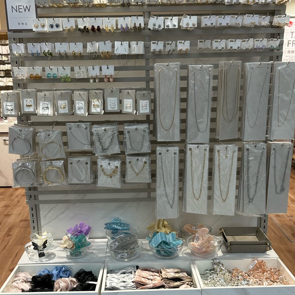 3COINSなんばウォーク店